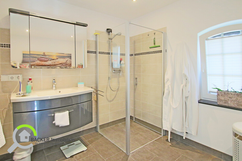 Nebenhaus Badezimmer