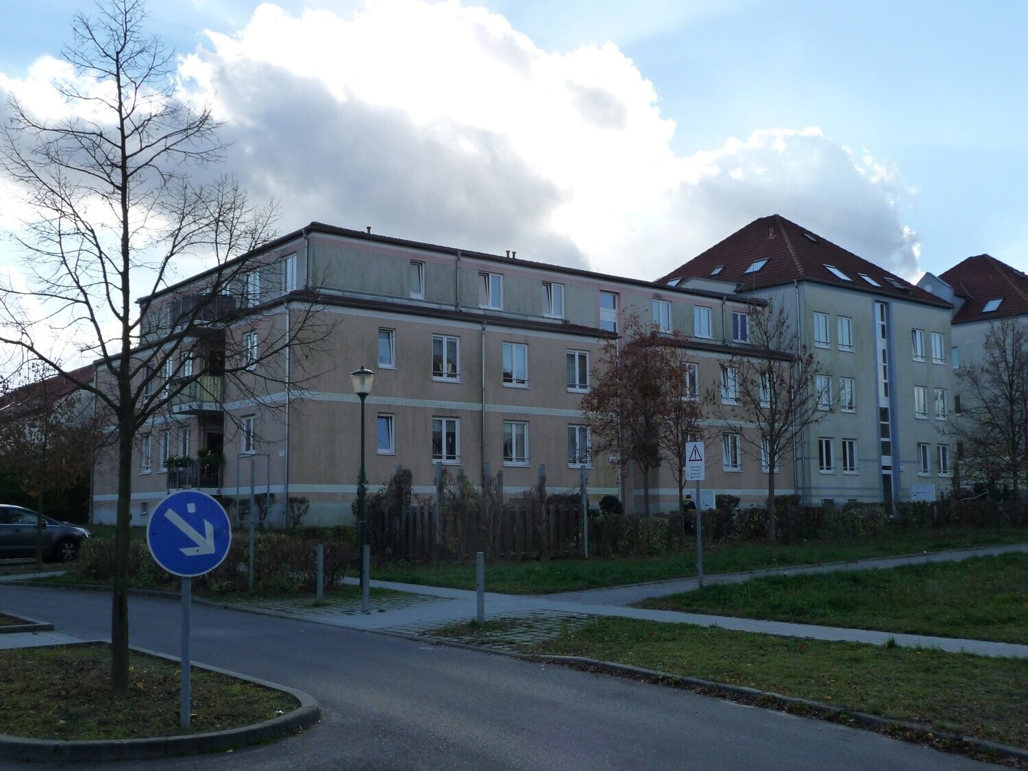 Front und rechte Seitenansicht