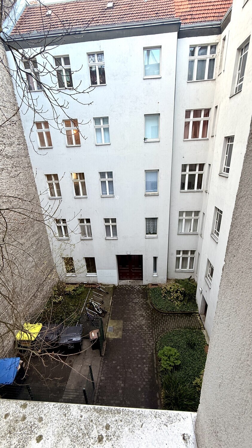 Innenhof vom Küchenfenster aus gesehen