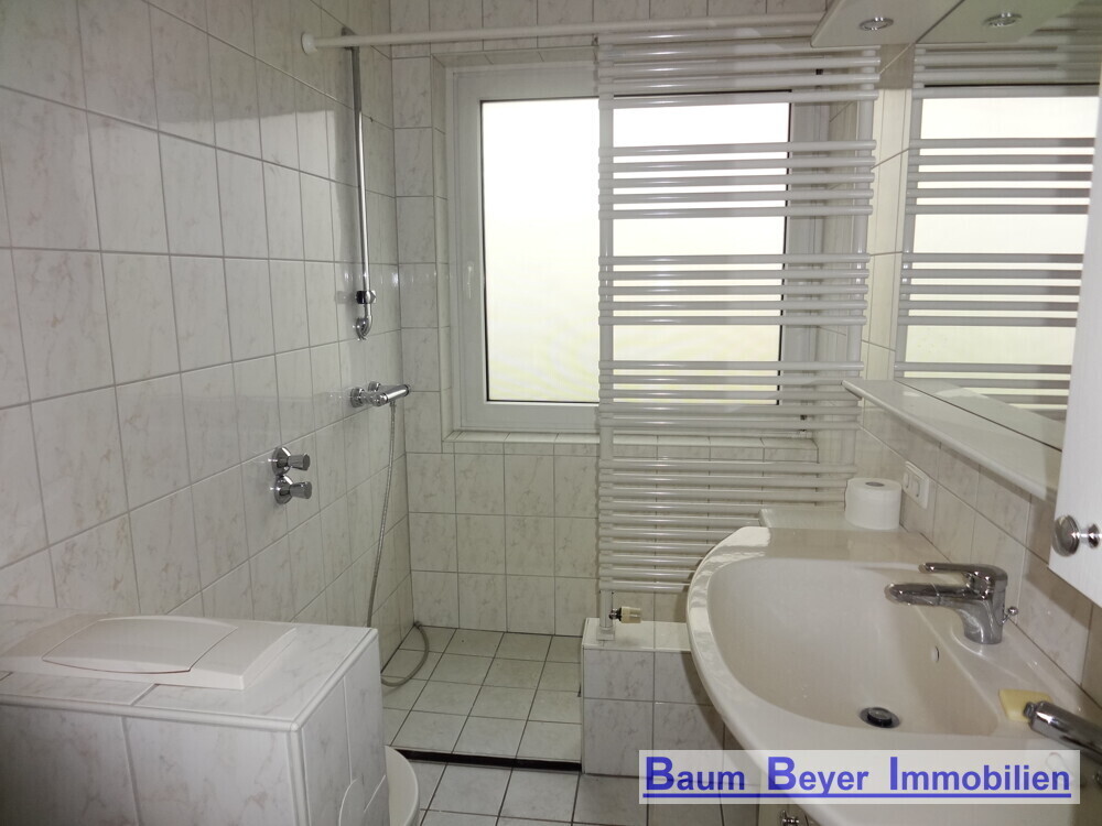 Badezimmer mit Waschmaschinenanschluß