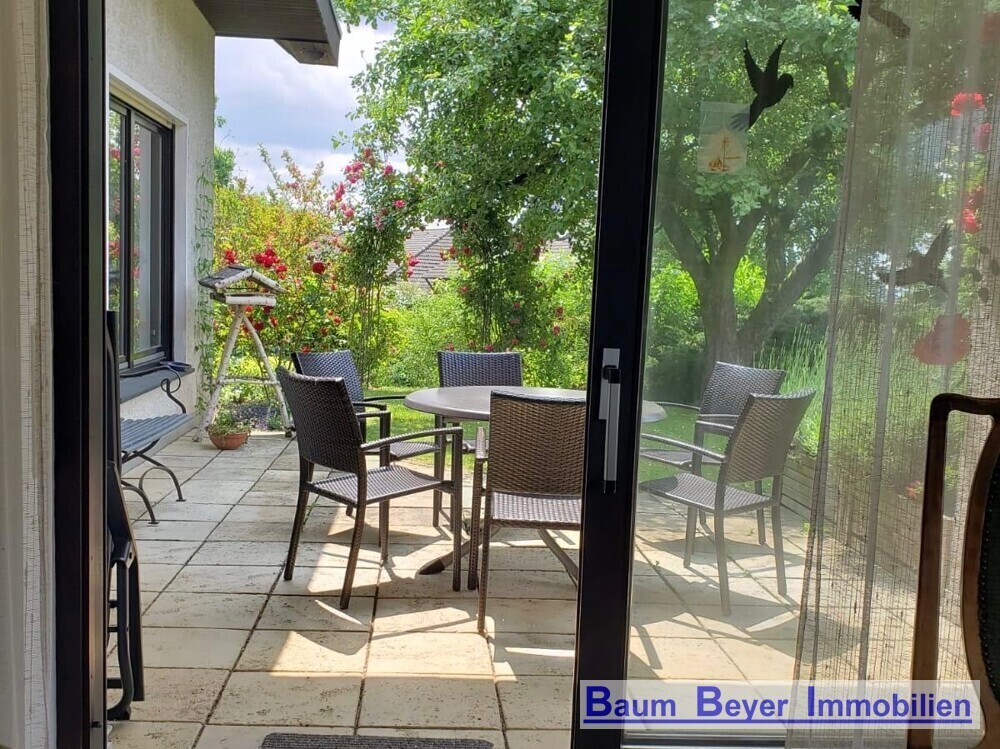 Terrasse vor dem Wohn-/ Esszimmer
