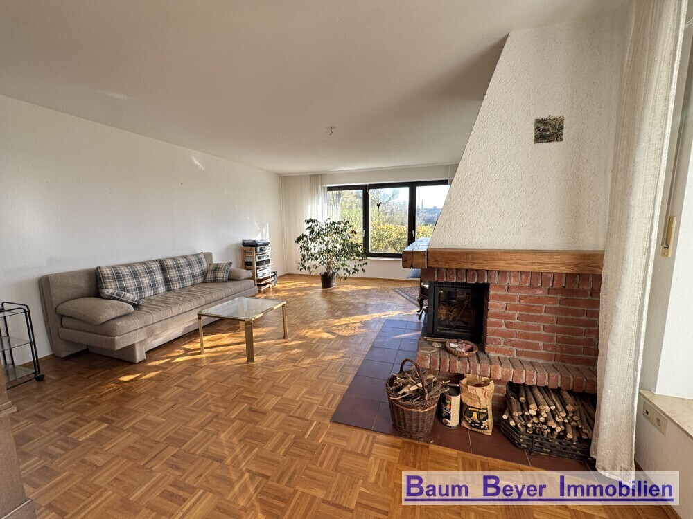 Wohnzimmer mit Kamin