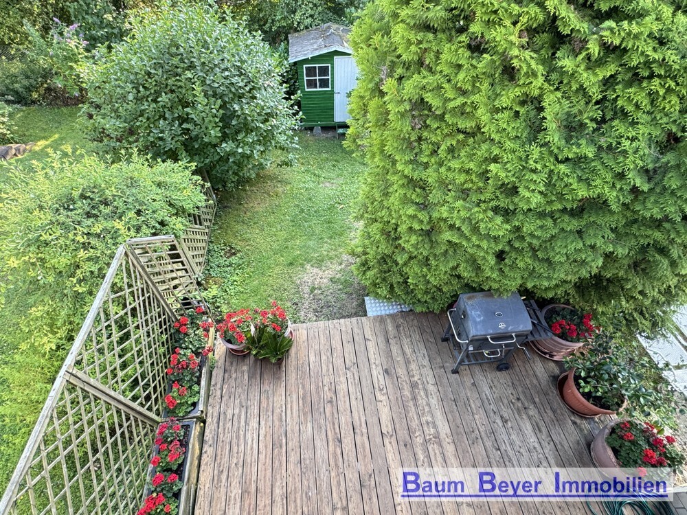 Terrasse mit Garten
