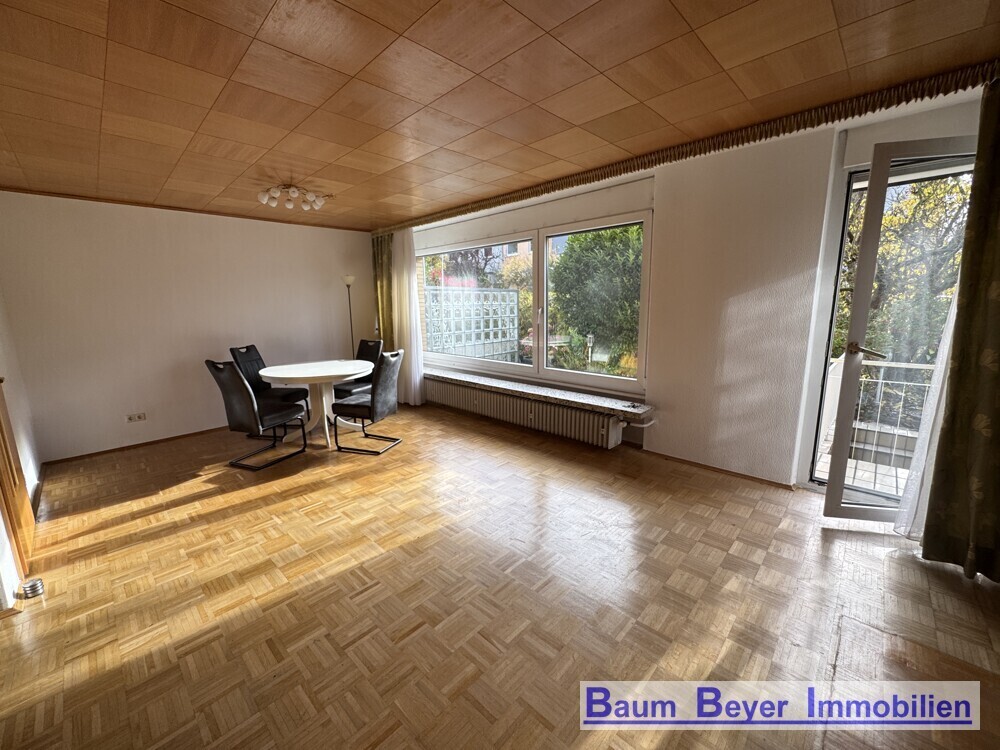 Wohn-/ Esszimmer mit Terrasse