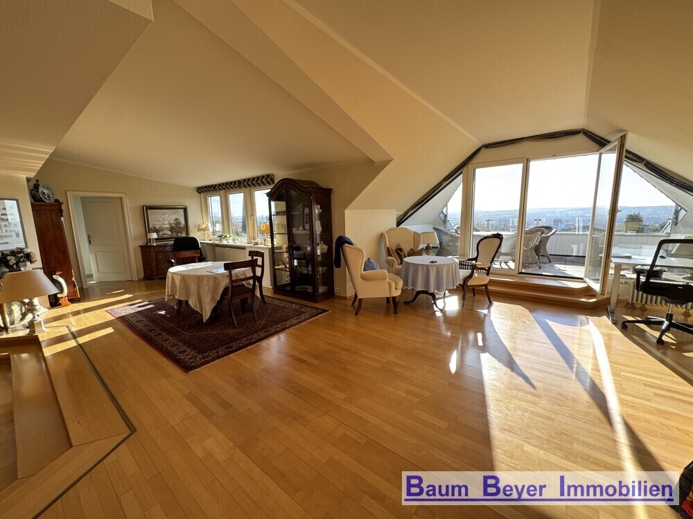 Wohn-Essbereich mit Loggia