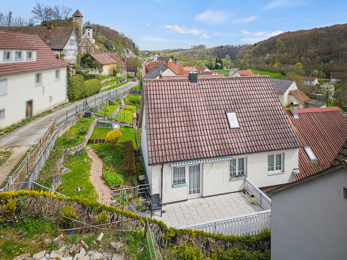 Seitenansicht mit Terrasse