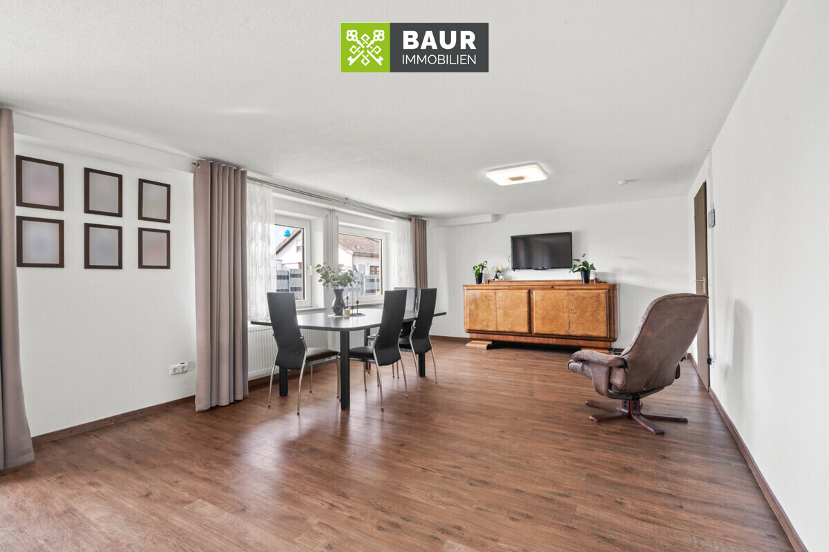 Wohnzimmer KG