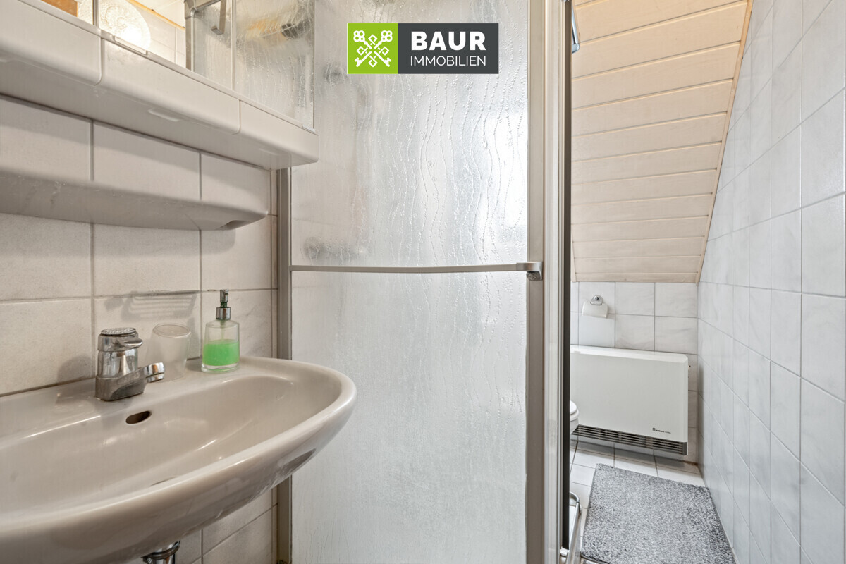 DG rechts Wohnung links Bad