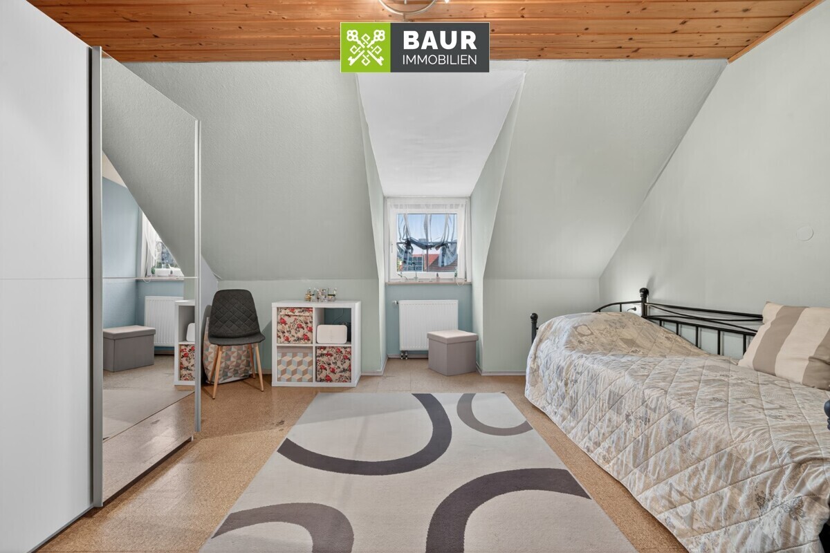 Schlafen DG Wohnung links