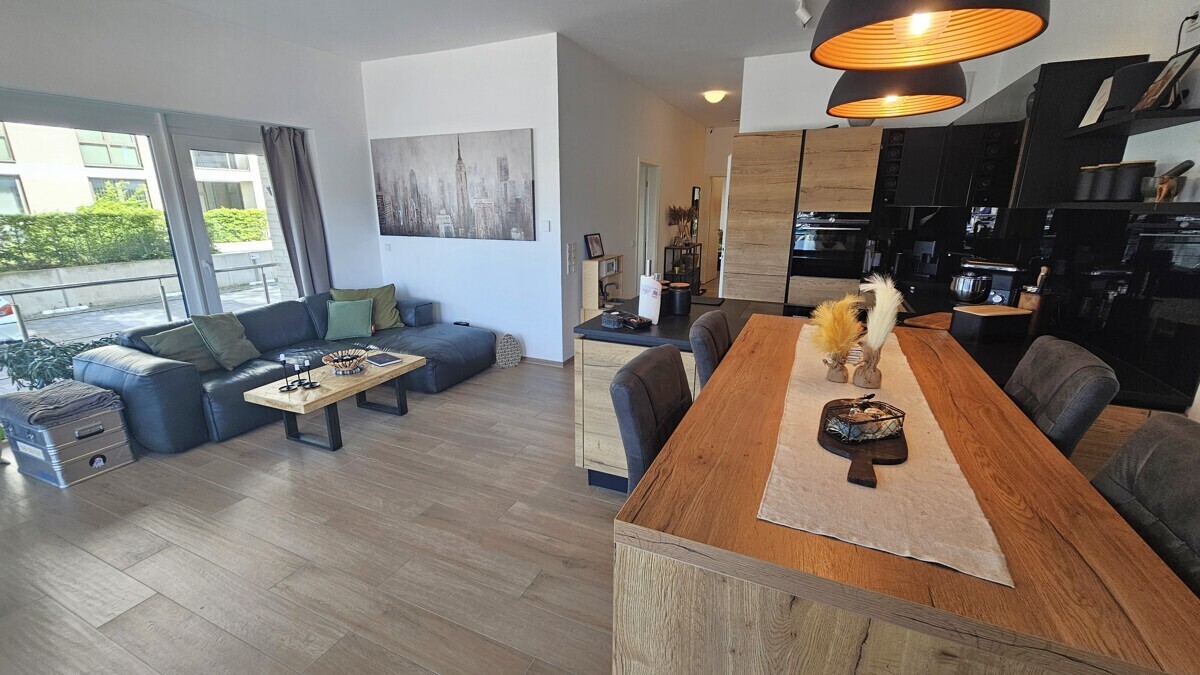 Küche u. Wohnzimmer