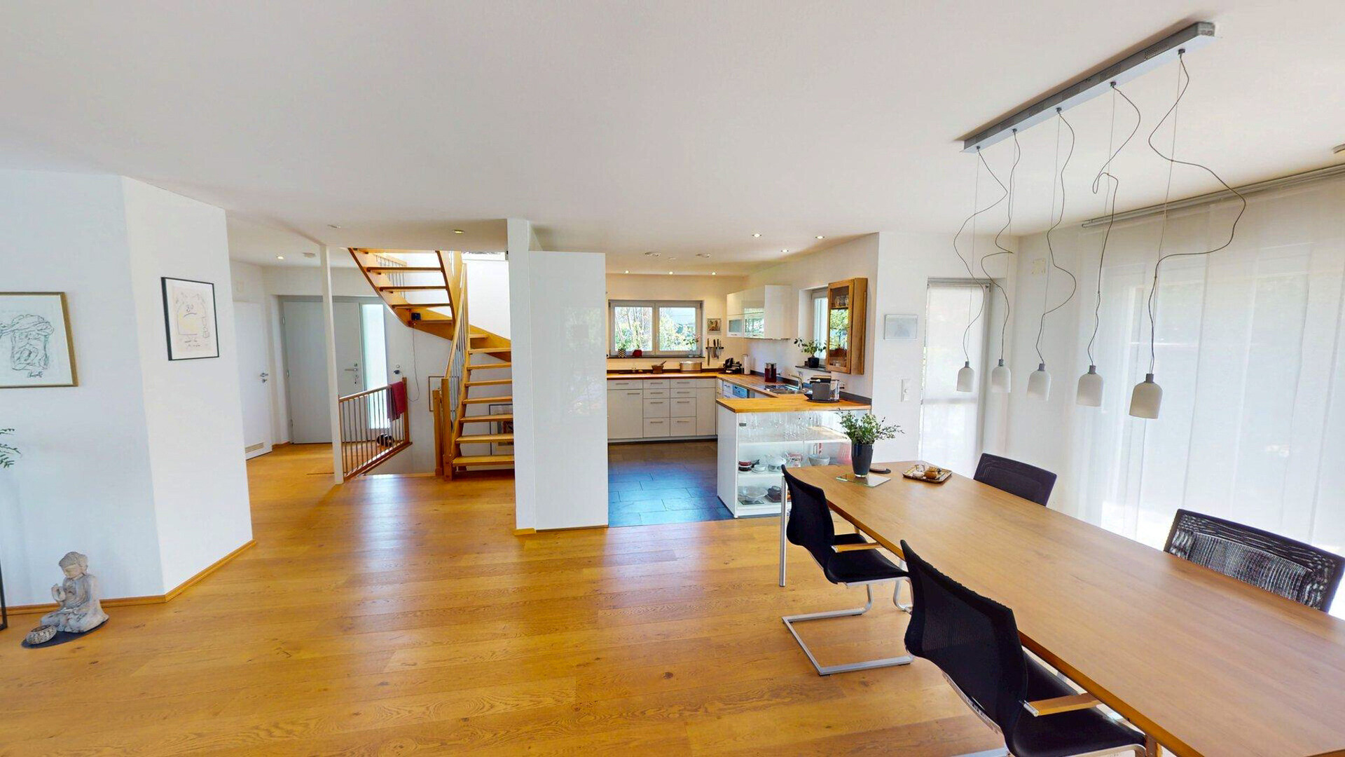 Essbereich mit Küche