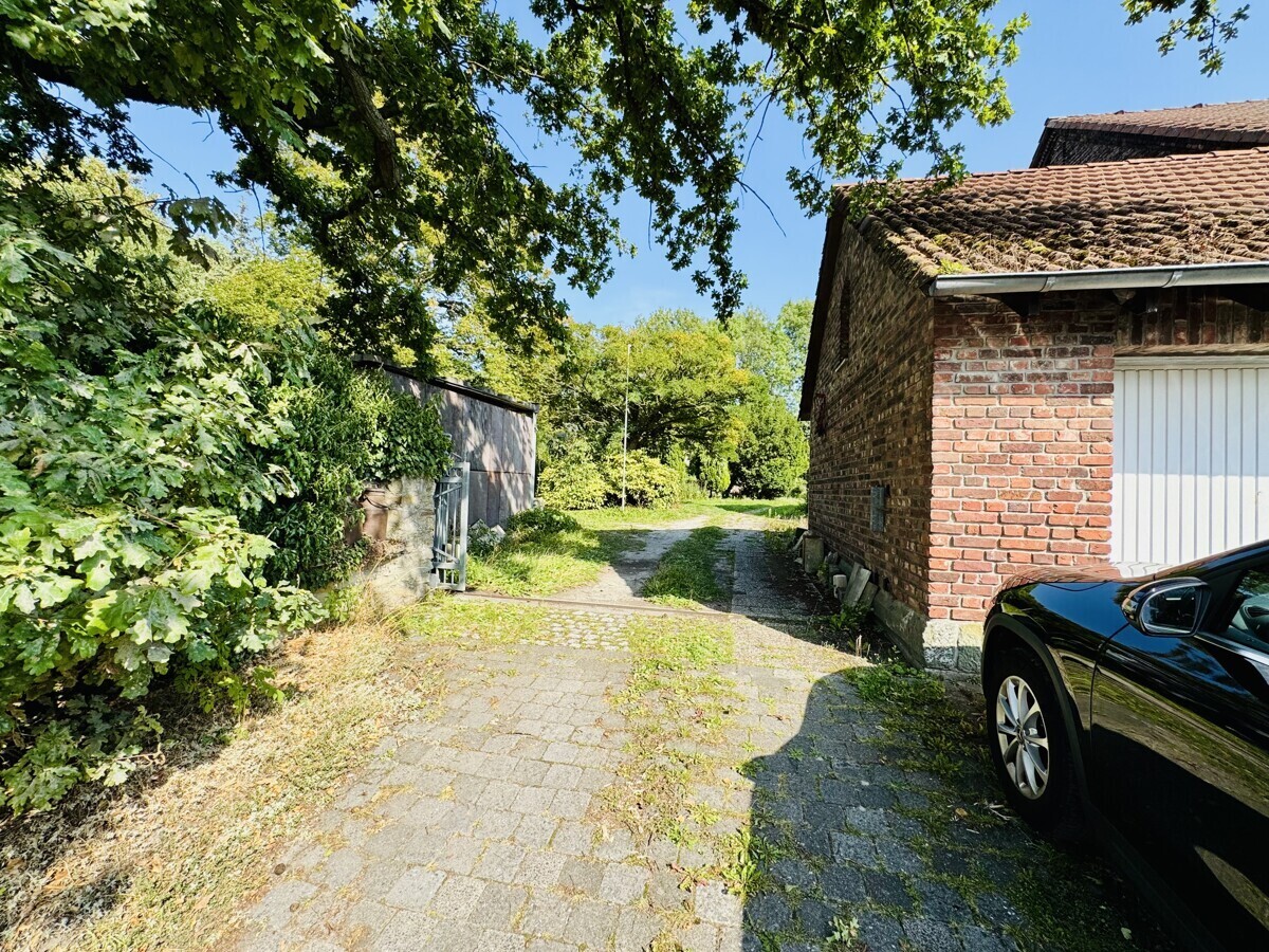 Zufahrt Hof