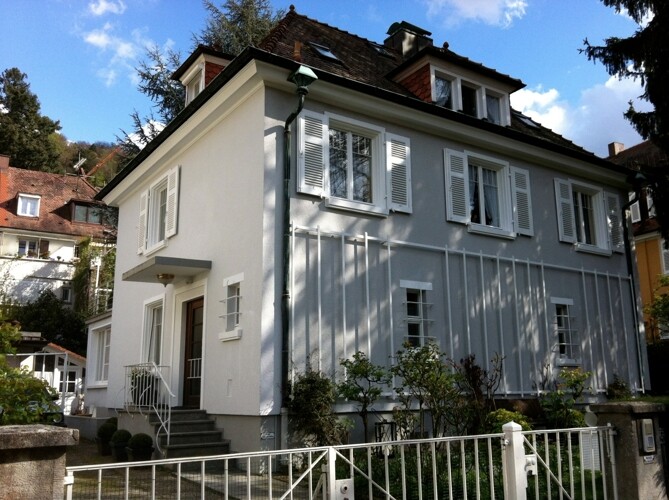 Stadtvilla mit Garage, Gartenhaus & Pavillon