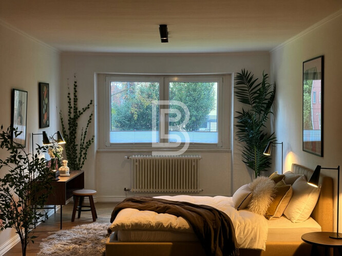 Kernsanierte Altbauwohnung mit Südbalkon