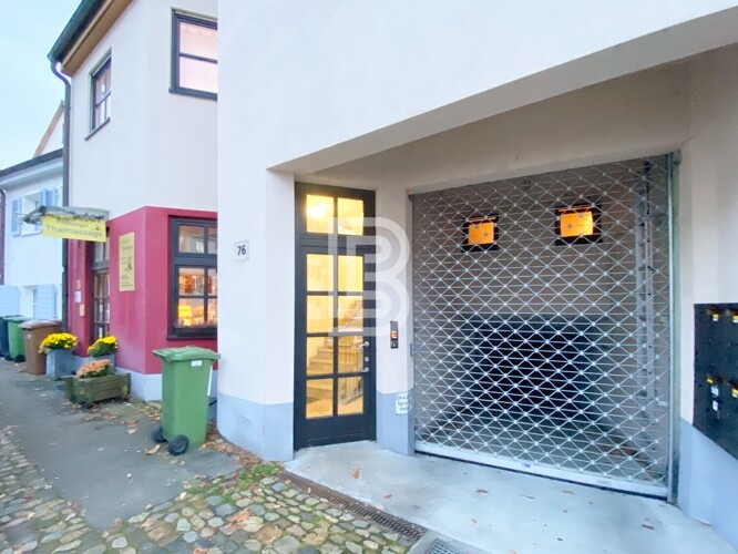 Balkon und Tiefgarage am Herdermer-Markt