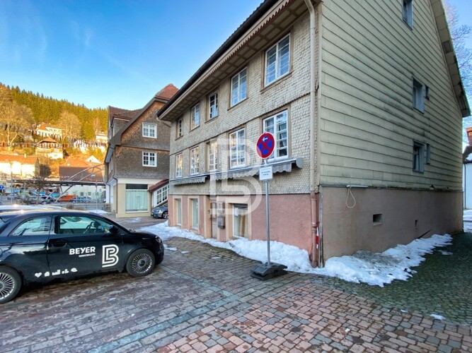 Ein Haus mit Vergangenheit – Sanierungsobjekt in zentraler Lage von Furtwangen