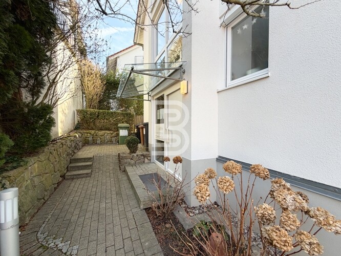 Wohnen mit weitläufiger Terrasse und Garten