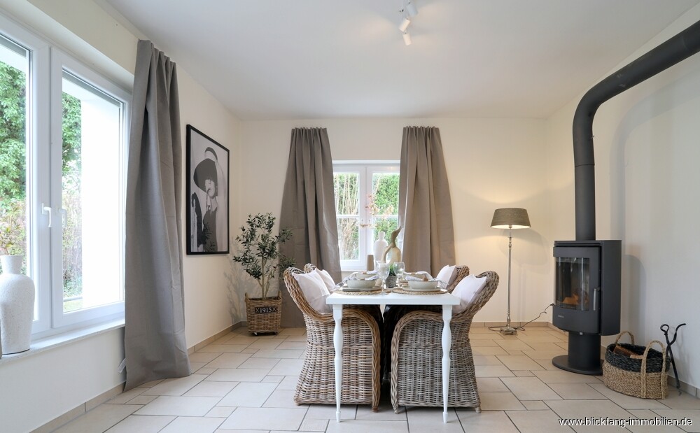 Esszimmer mit Kaminofen