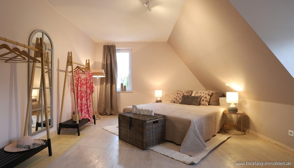 Geräumiges Schlafzimmer