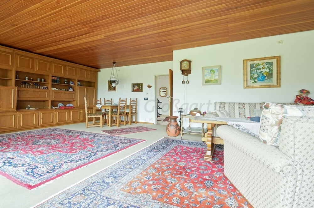 Blick vo Terrasse ins Haus