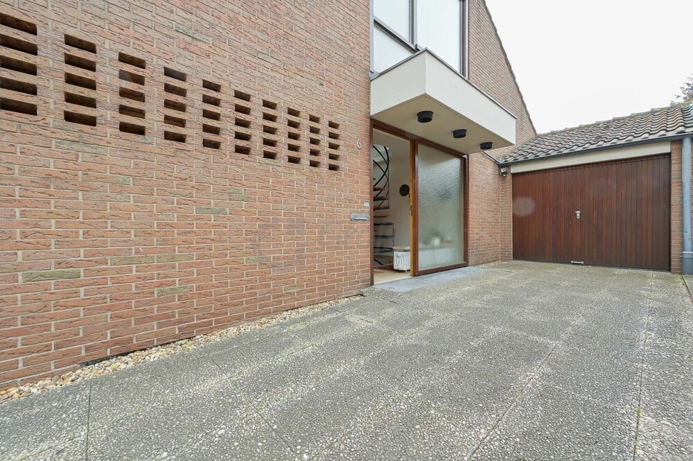 Zugang / Garage