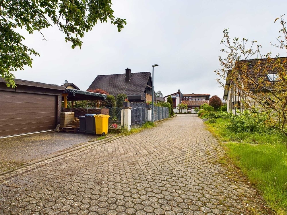 Zufahrt von Hinten