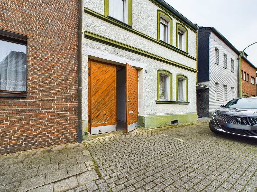 Zugang über kleine Torzufahrt