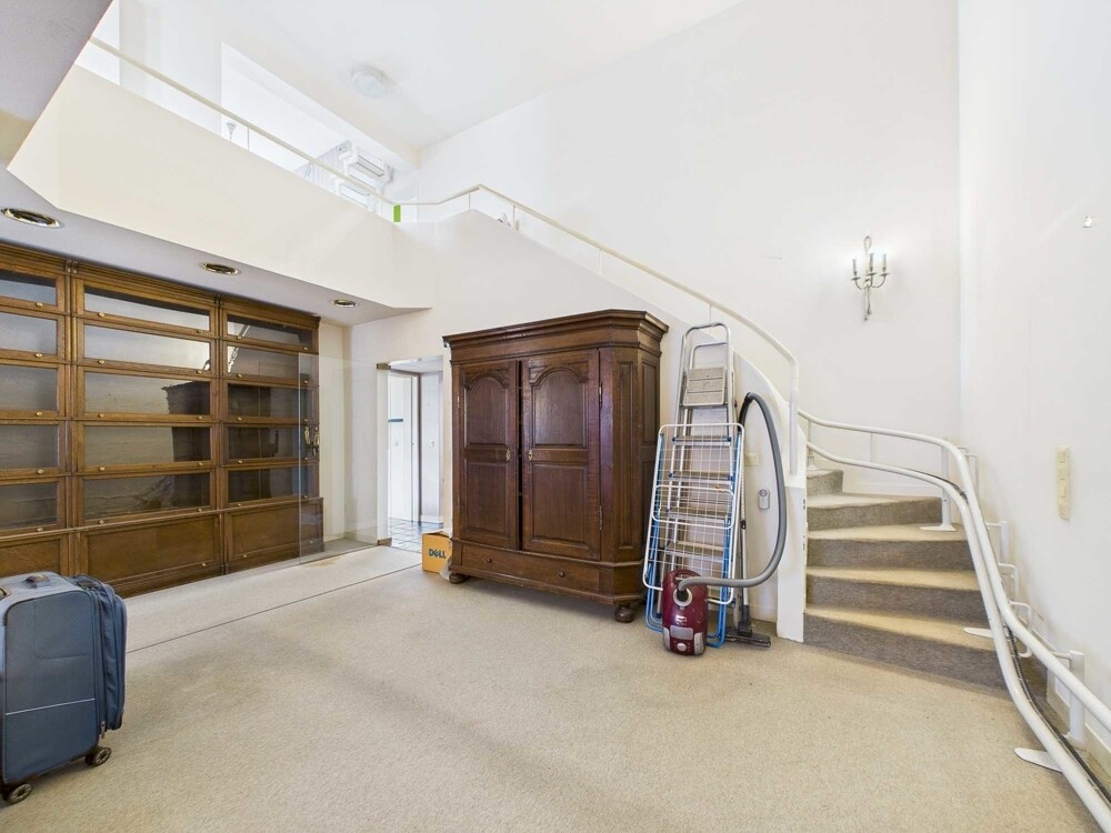 Blick zum Aufgang OG