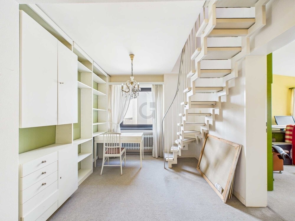 "rbeitsdiele" mit Aufgang DG