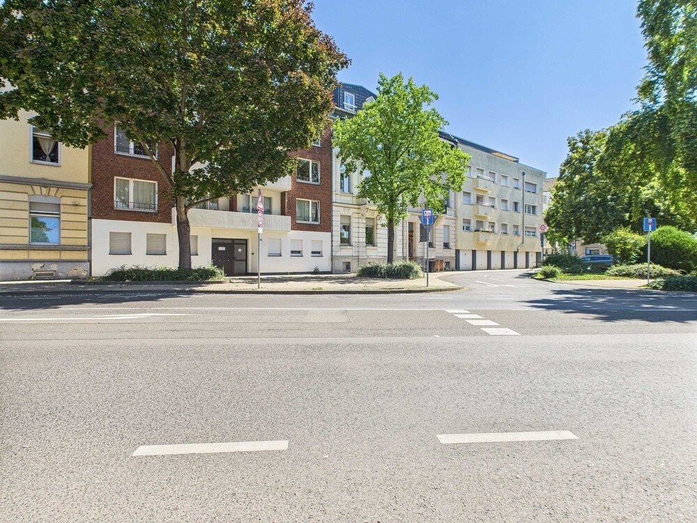 Straßenansicht