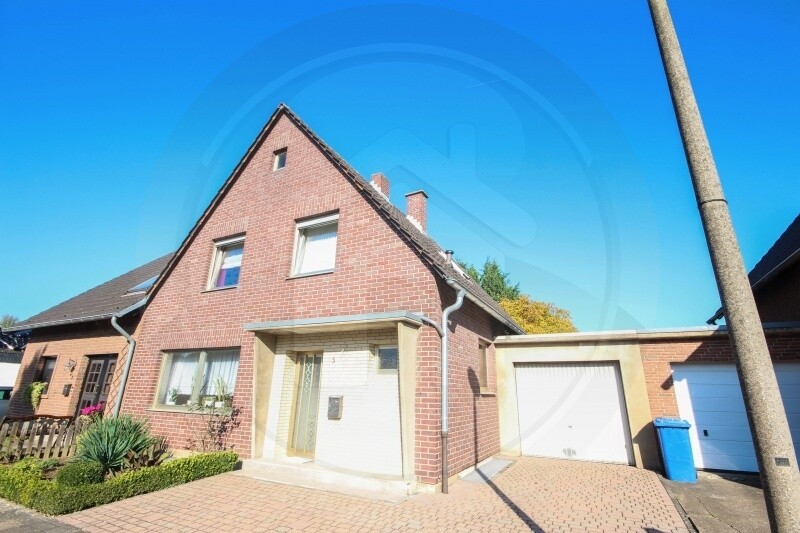 Zufahrt Garage und Eingangsbereich