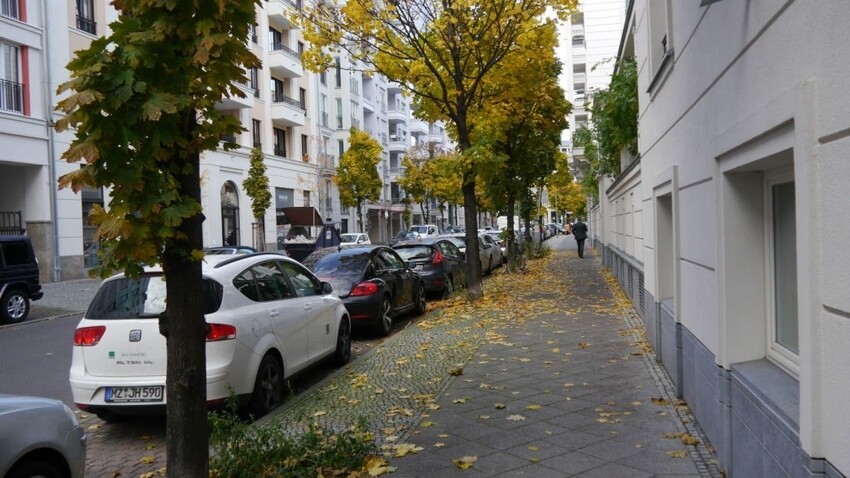 Strasse vor dem Haus