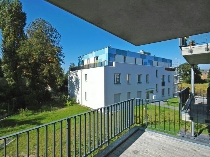 grosser_Balkon_Richtung_Sonne 