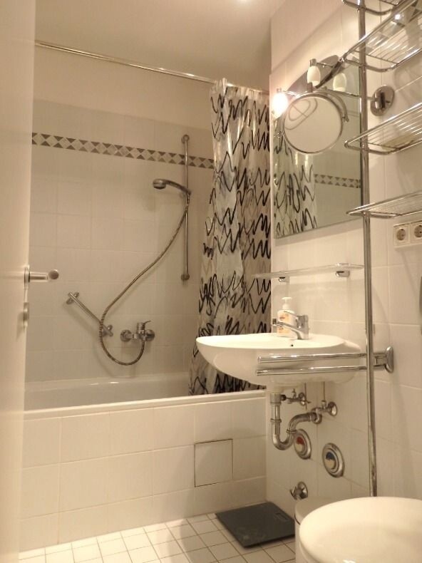 Bad mit Wanne