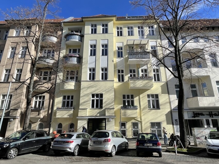 Straßenansicht Gebäude