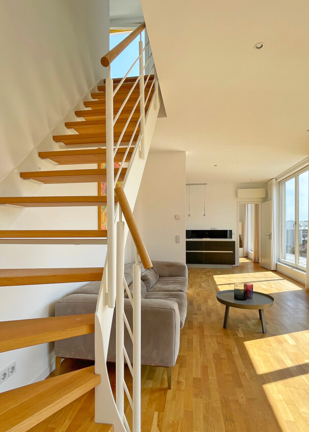 Treppe zur Dachterrasse