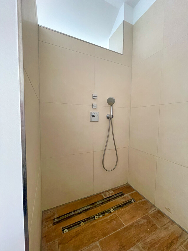 DG Bad , Dusche
