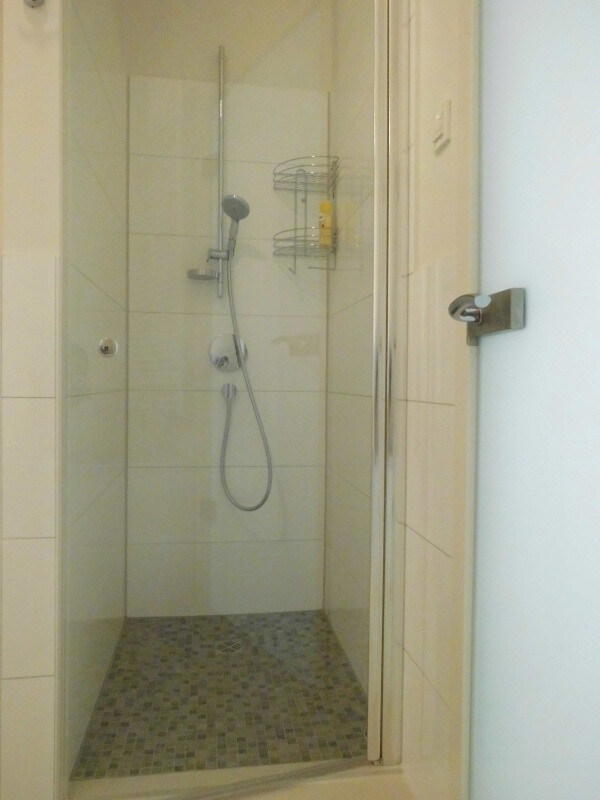 Bad mit Wanne- Dusche- WC