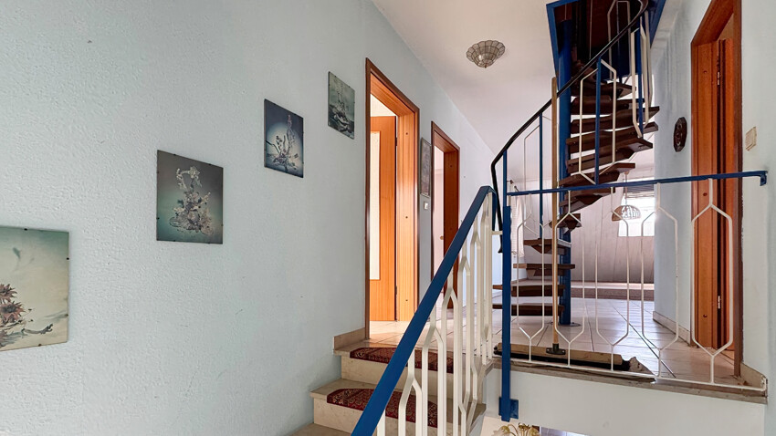 Treppe zum OG