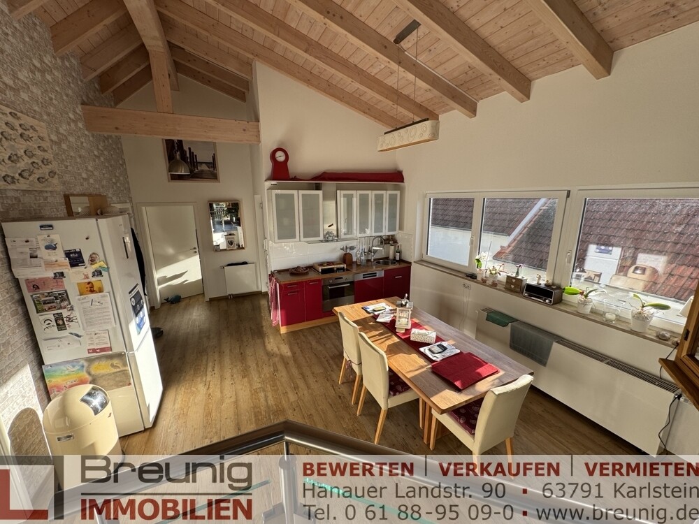 Blick vom Wohn- auf den Essbereich