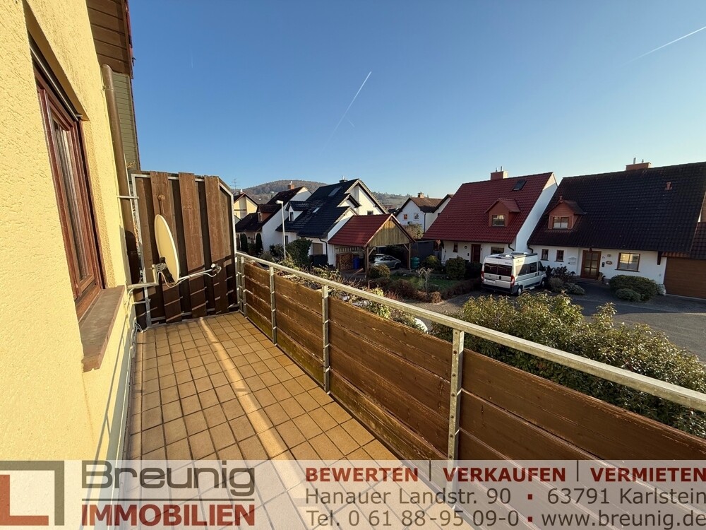 Balkon Straßenseite