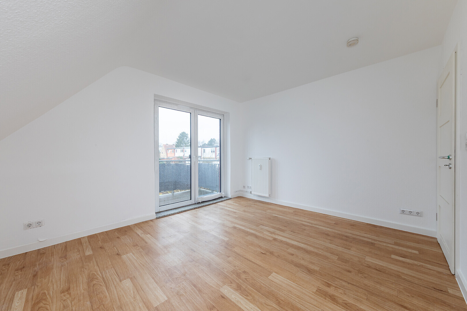 Zimmer mit Balkon