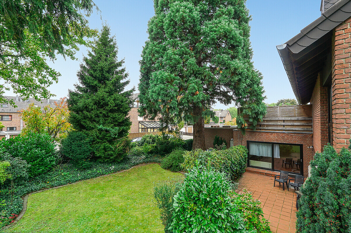 Blick in den Garten vom OG
