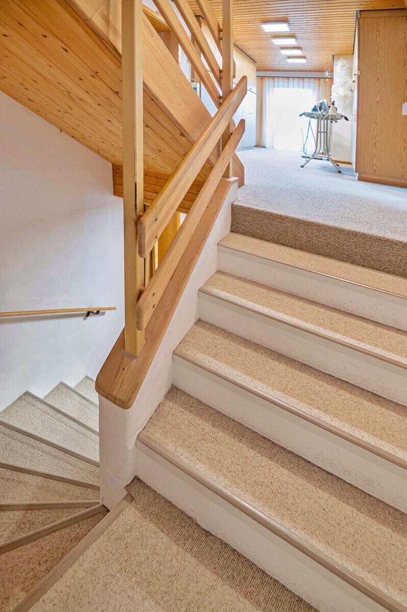 Treppe zum 1. DG und 2. DG