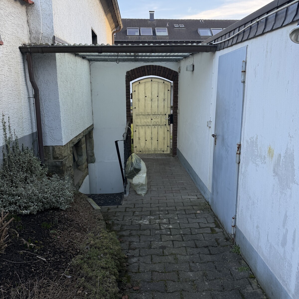 Garage und Gartentor