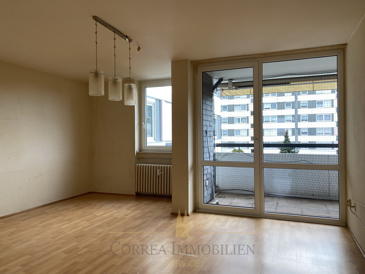 Wohnzimmer mit Essbereich