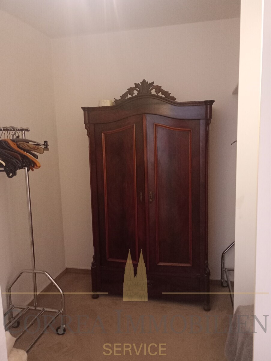 Begehb. Kleiderschrank 1. OG
