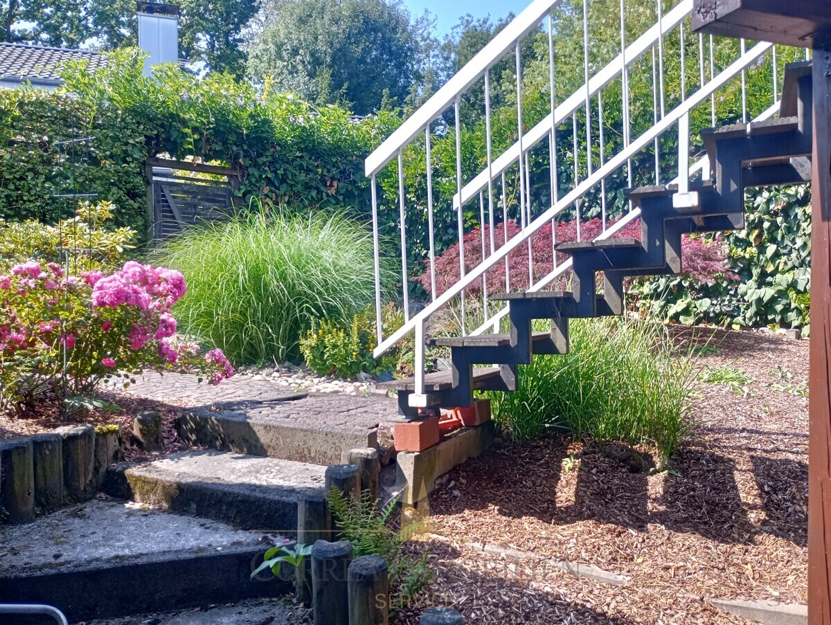 Treppenabgang Terrasse zu UG