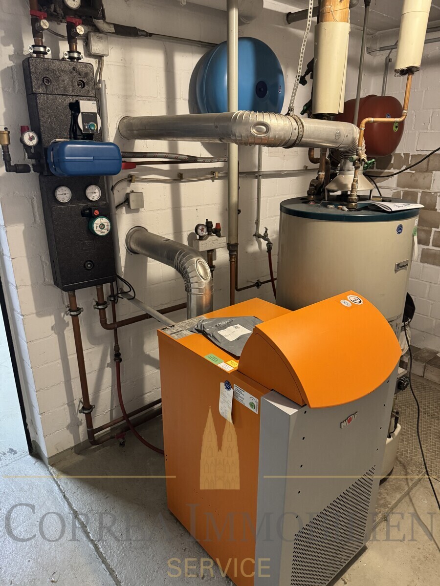 Heizungsanlage und Warmwasserspeicher KG