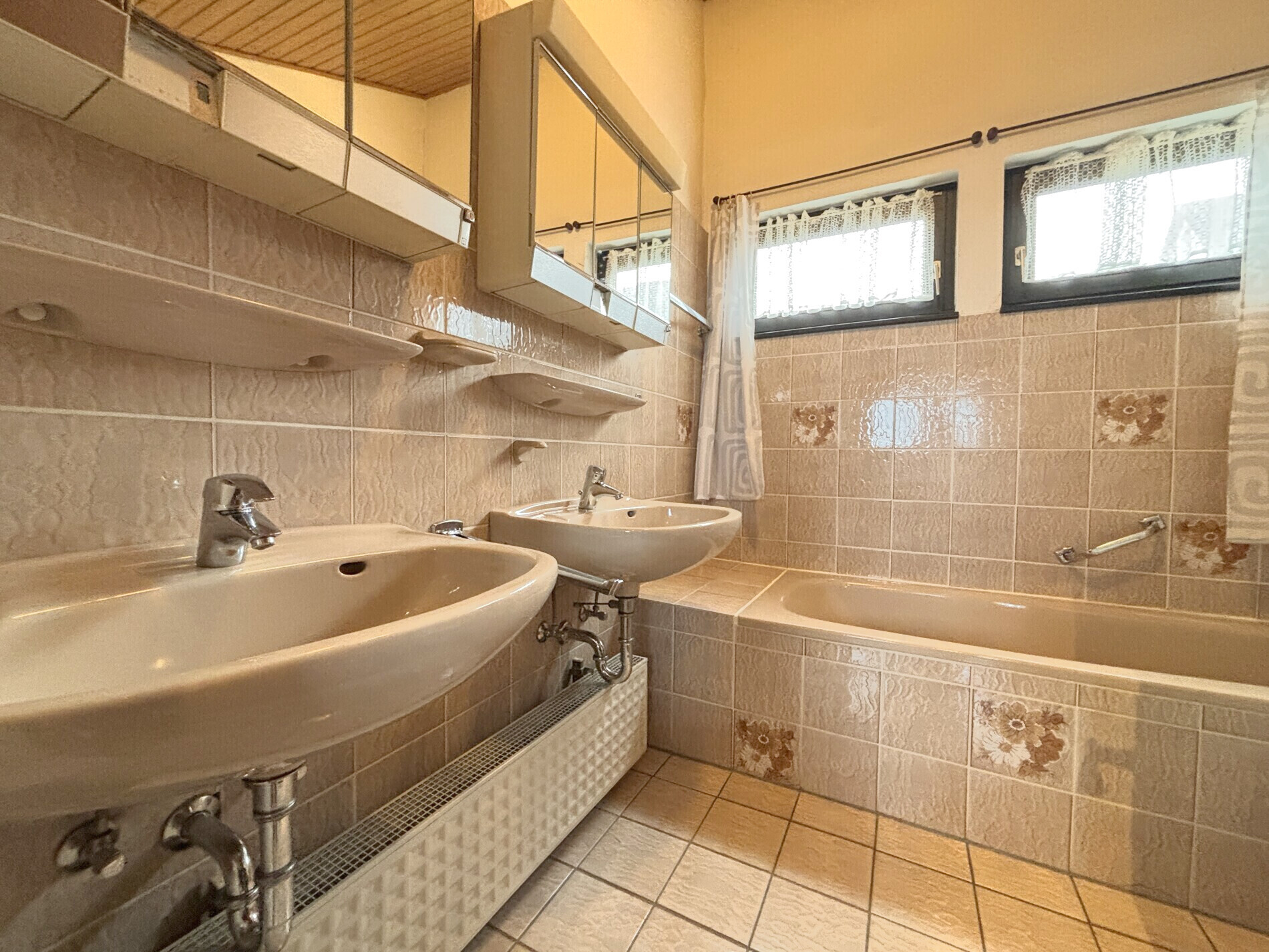 Badezimmer (DG)